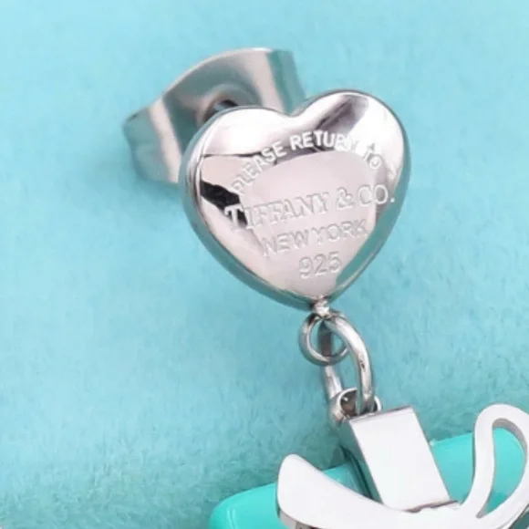 SMALL HEART AND GIFT BOX EARRINGS IN GOLD OR SILVER IN FASHION POUCH - Picture 3 of 7